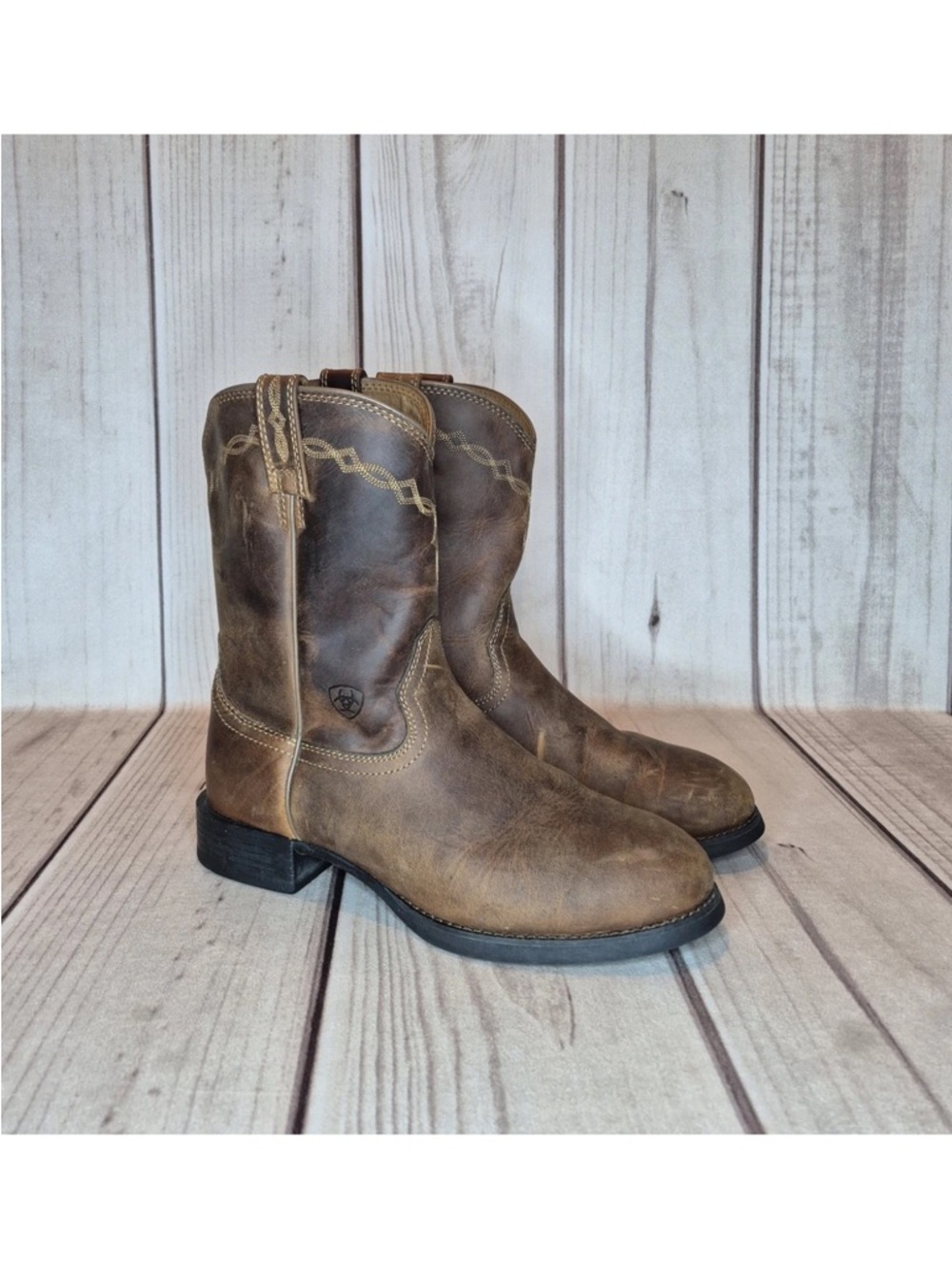 Ariat Men's Size 8.5 EE Heritage Roper Western Boots Round Toe Embroidered